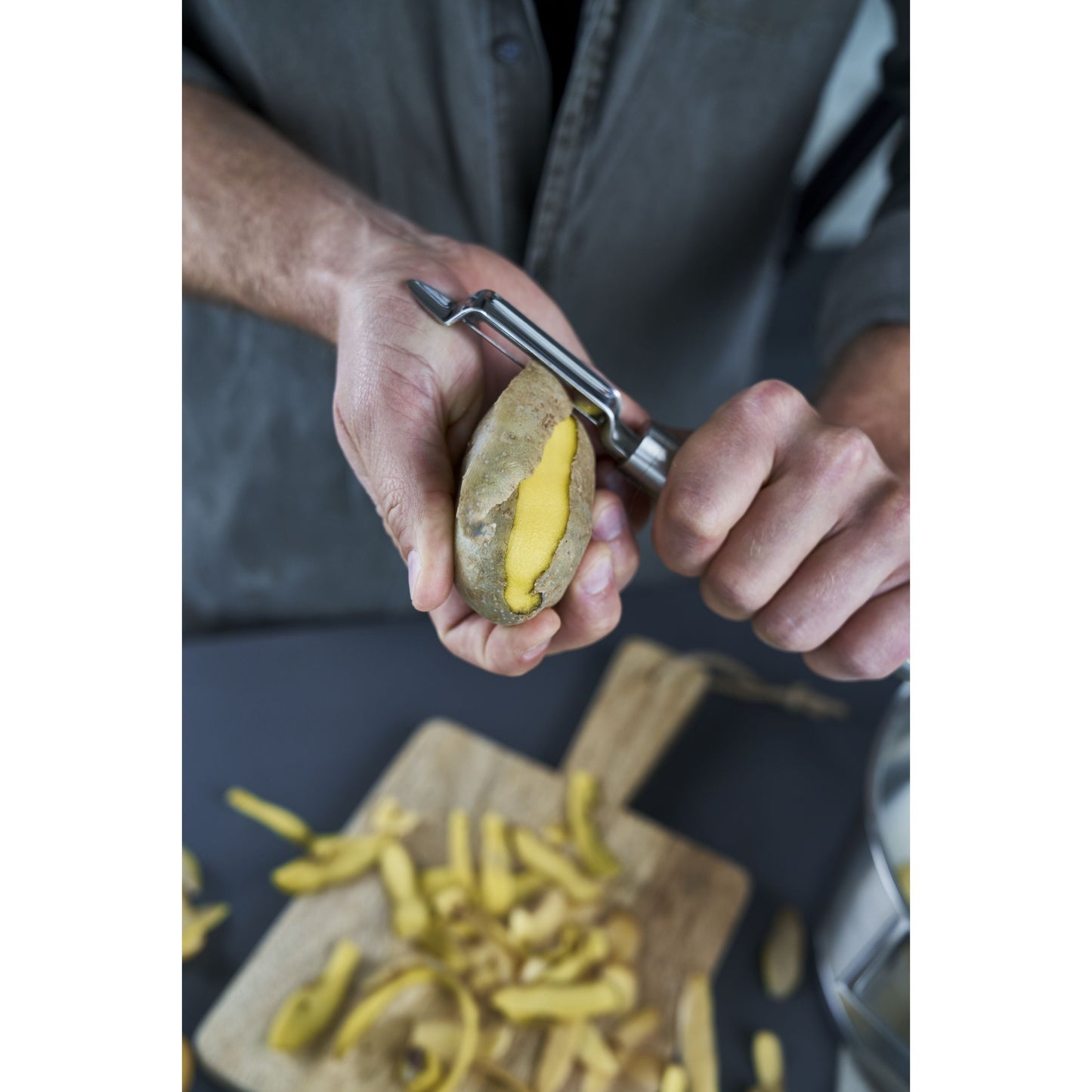 ZWILLING Pro Swivel Peeler 18/10 Stainless Steel
