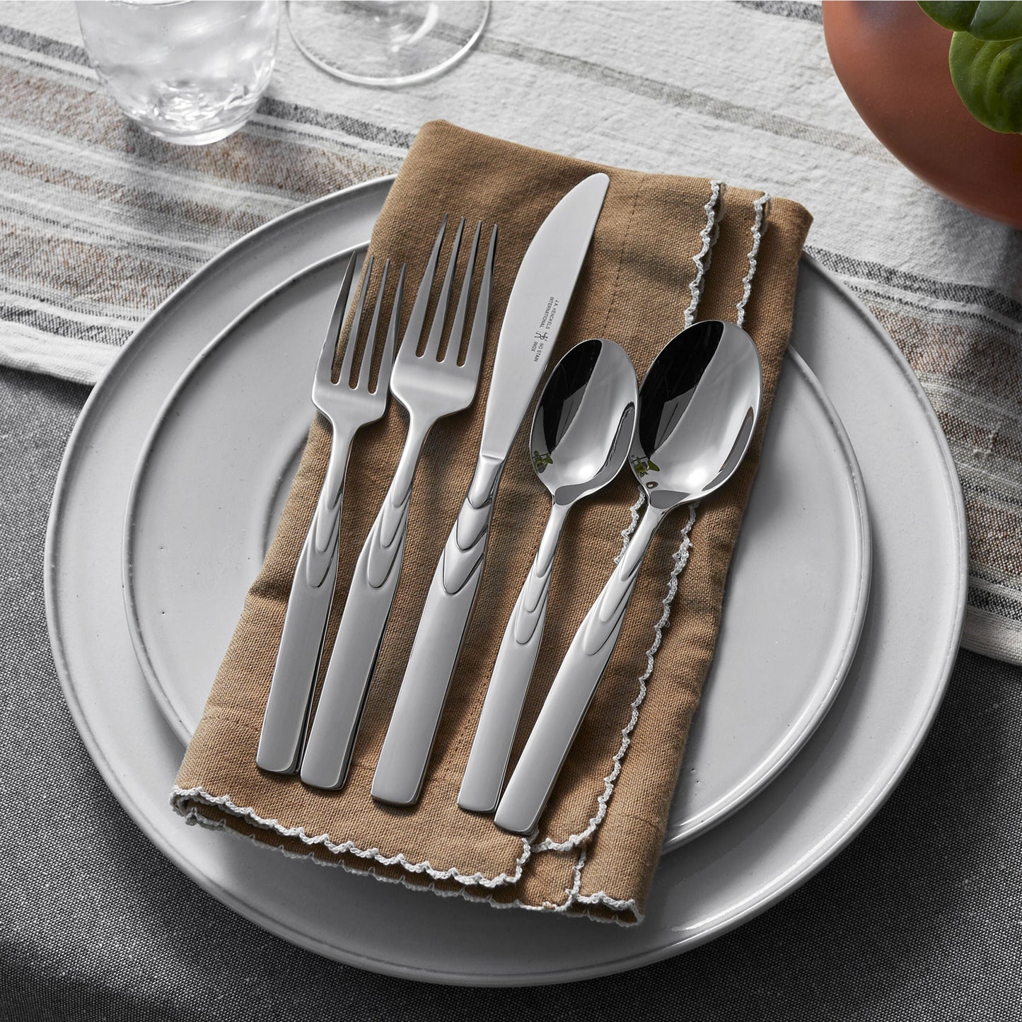 HENCKELS Rapture 45 Piece Flatware Set Polished